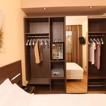 Hotel & Mercede Frascati