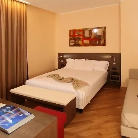 Hotel & Mercede