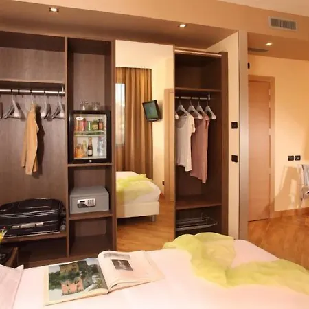 & Mercede Hotel