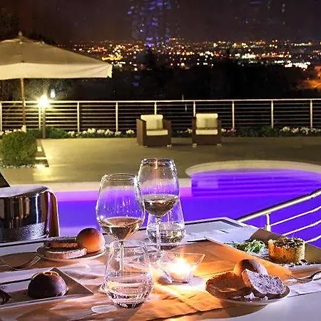 Hotel & Mercede 4*