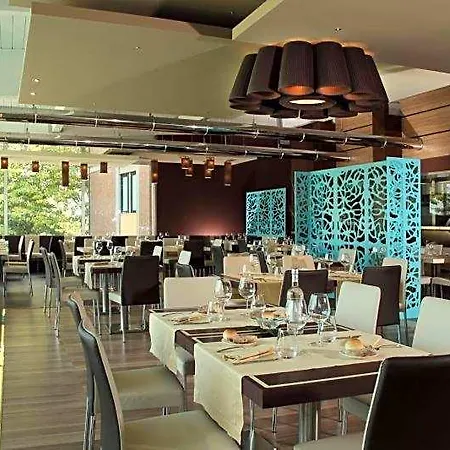 Hotel & Mercede 4*
